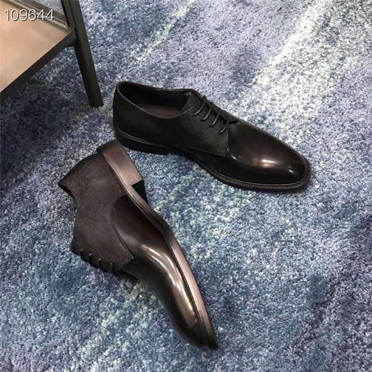 普拉达Prada黑色Saffiano 真皮和哑色真皮德比鞋皮鞋 2EB174_UWU_F0002