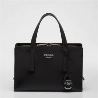 PRADA 1BA357 女士黑色 Prada Re-Edition 1995 亮面迷你手提包